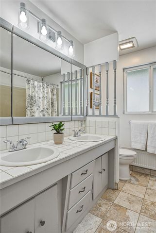 20818 77th Place W, Edmonds, WA 98026