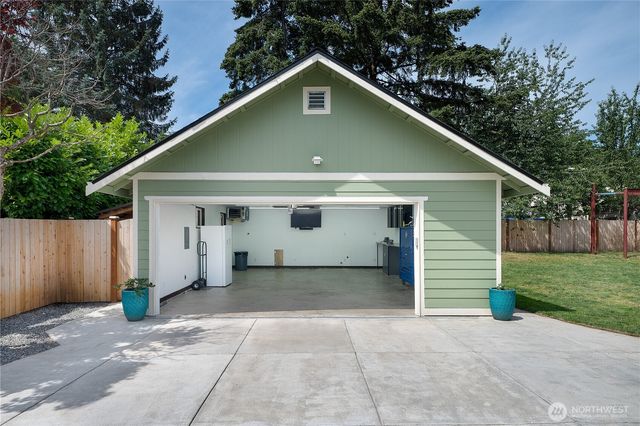 20818 77th Place W, Edmonds, WA 98026