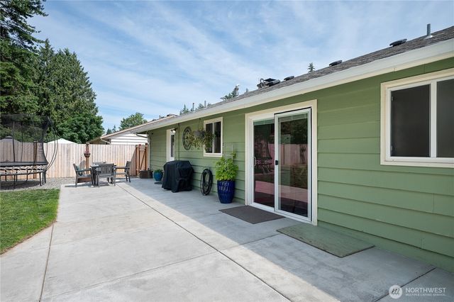 20818 77th Place W, Edmonds, WA 98026