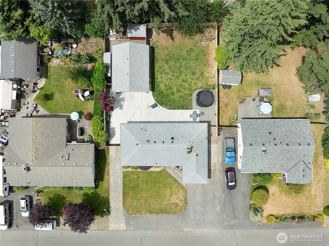 20818 77th Place W, Edmonds, WA 98026