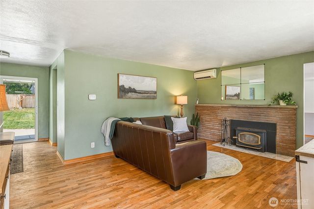 20818 77th Place W, Edmonds, WA 98026