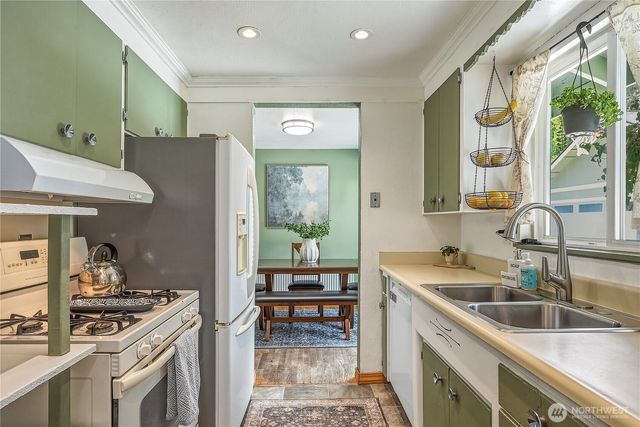 20818 77th Place W, Edmonds, WA 98026