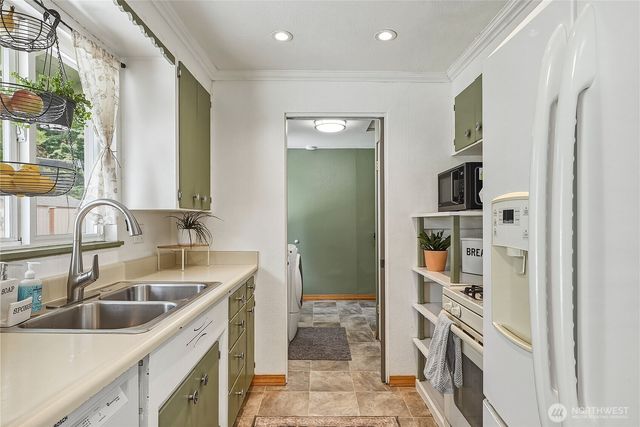 20818 77th Place W, Edmonds, WA 98026