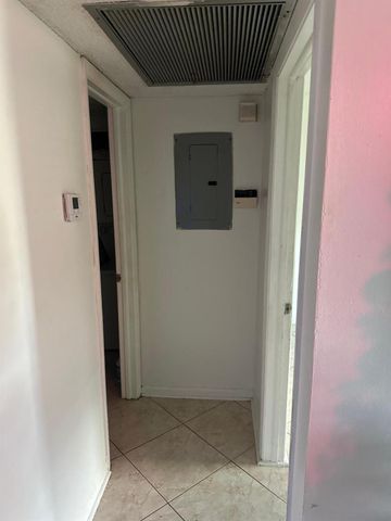 10016 Winding Lake Road 101, Sunrise, FL 33351