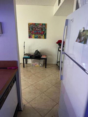 10016 Winding Lake Road 101, Sunrise, FL 33351