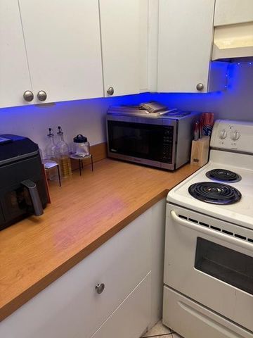 10016 Winding Lake Road 101, Sunrise, FL 33351