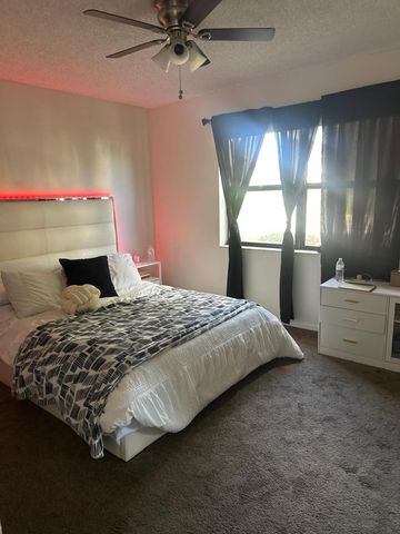 10016 Winding Lake Road 101, Sunrise, FL 33351