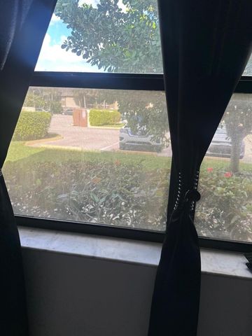 10016 Winding Lake Road 101, Sunrise, FL 33351