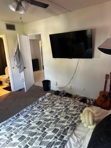 10016 Winding Lake Road 101, Sunrise, FL 33351