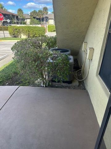 10016 Winding Lake Road 101, Sunrise, FL 33351