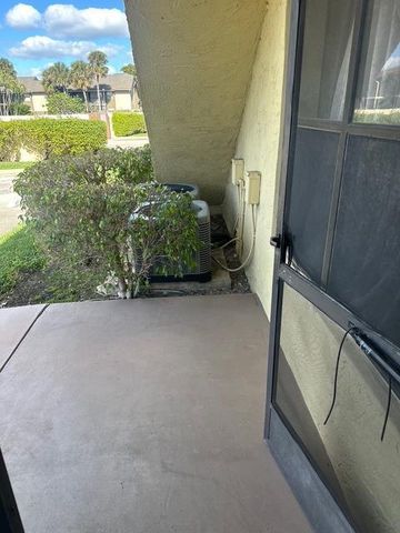 10016 Winding Lake Road 101, Sunrise, FL 33351