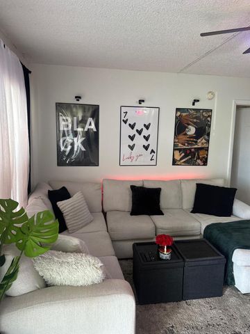 10016 Winding Lake Road 101, Sunrise, FL 33351