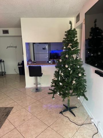 10016 Winding Lake Road 101, Sunrise, FL 33351