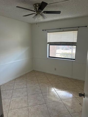 10016 Winding Lake Road 101, Sunrise, FL 33351