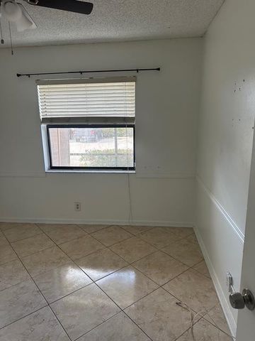 10016 Winding Lake Road 101, Sunrise, FL 33351