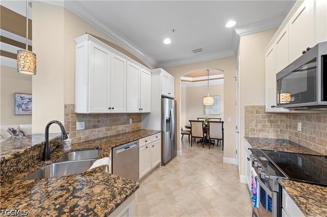 10351 Glastonbury CIR 201, Fort Myers, FL 33913