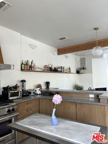 613 Museum Drive, Los Angeles, CA 90065
