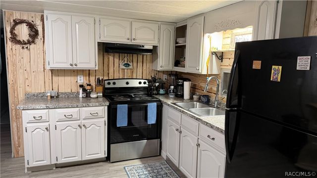 5282 W BLADE Lane, Dunnellon, FL 34433
