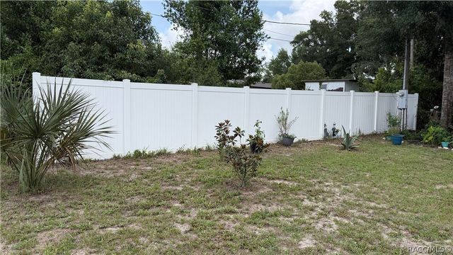 5282 W BLADE Lane, Dunnellon, FL 34433