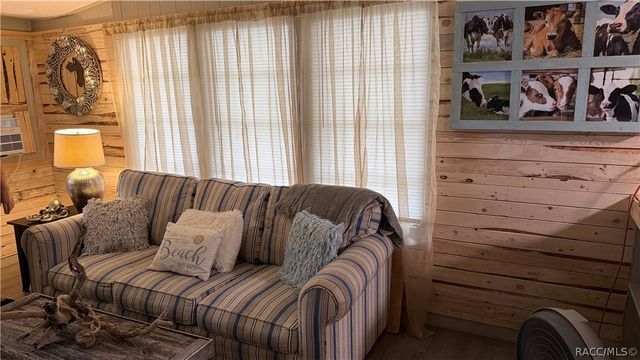 5282 W BLADE Lane, Dunnellon, FL 34433