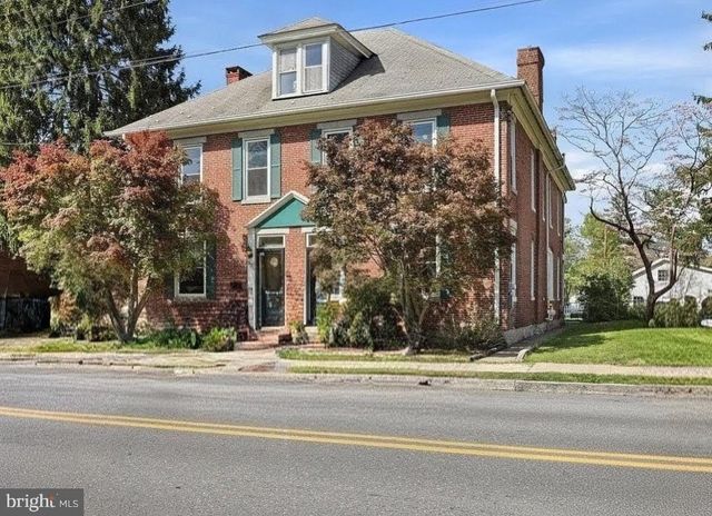537 E KING ST E, Chambersburg, PA 17201