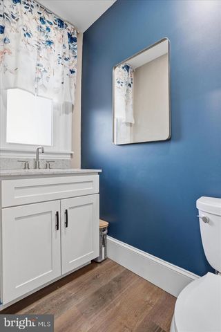 537 E KING ST E, Chambersburg, PA 17201