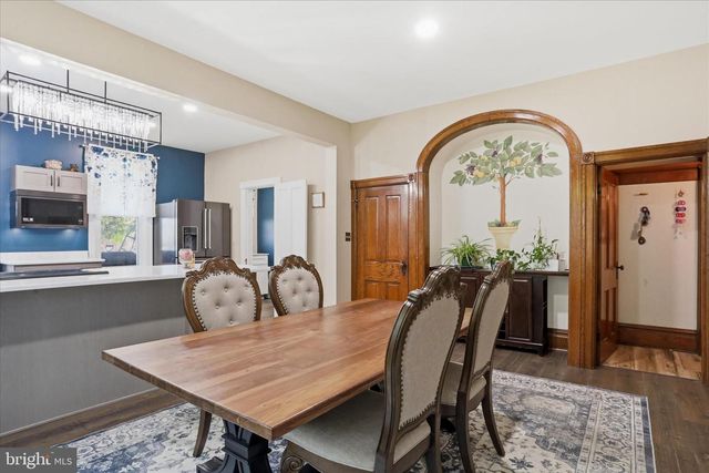 537 E KING ST E, Chambersburg, PA 17201