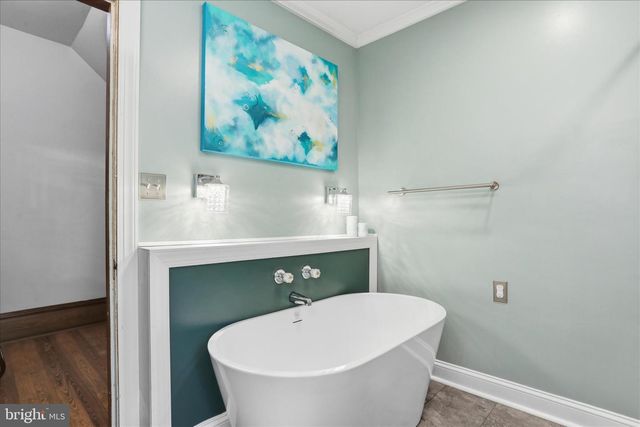 537 E KING ST E, Chambersburg, PA 17201