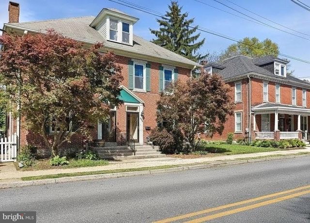 537 E KING ST E, Chambersburg, PA 17201