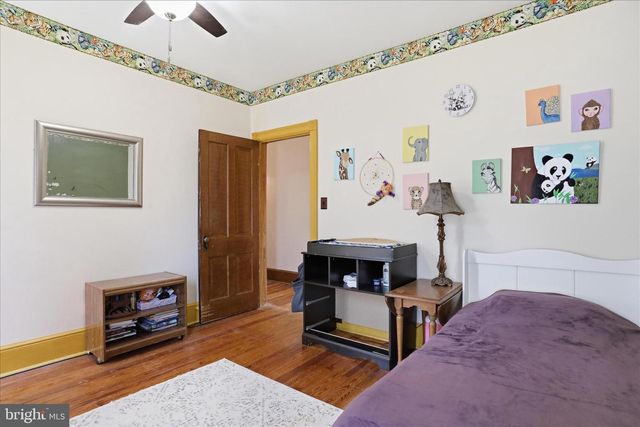 537 E KING ST E, Chambersburg, PA 17201
