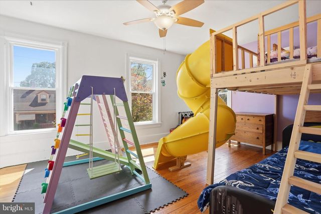 537 E KING ST E, Chambersburg, PA 17201