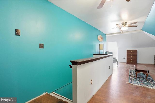 537 E KING ST E, Chambersburg, PA 17201