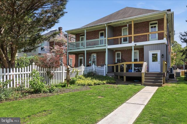 537 E KING ST E, Chambersburg, PA 17201