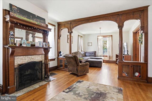 537 E KING ST E, Chambersburg, PA 17201
