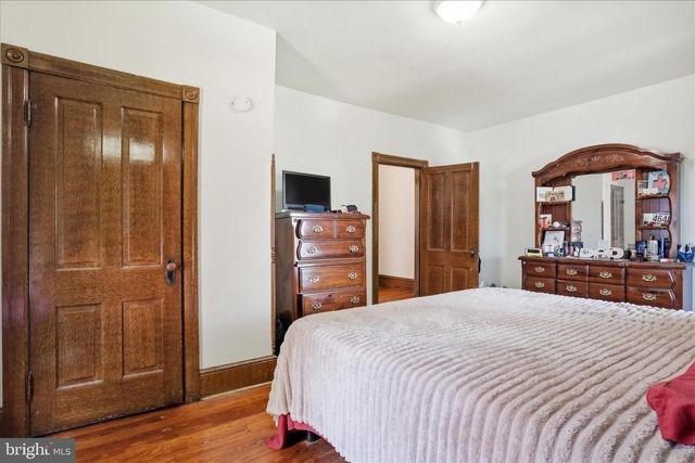 537 E KING ST E, Chambersburg, PA 17201
