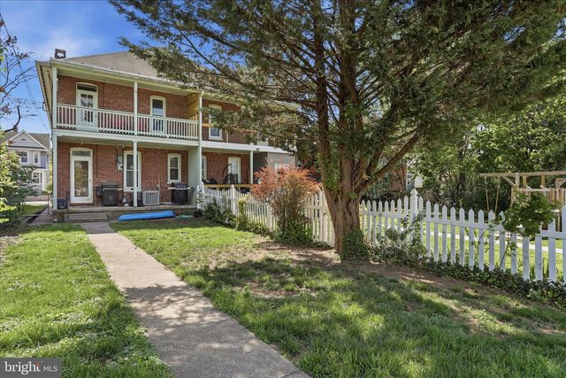 537 E KING ST E, Chambersburg, PA 17201