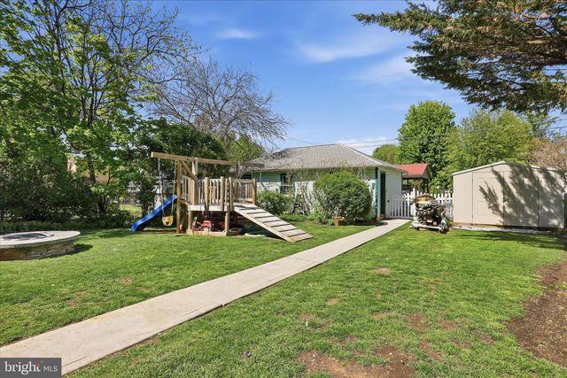 537 E KING ST E, Chambersburg, PA 17201