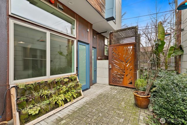 3527 S Oregon Street, Seattle, WA 98118