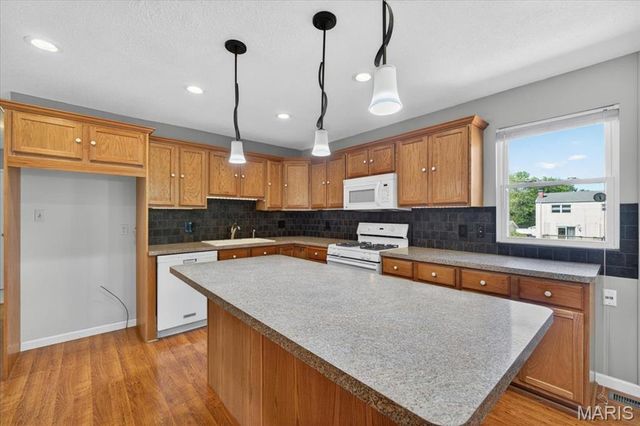 717 Whitewillow Lane, Manchester, MO 63021