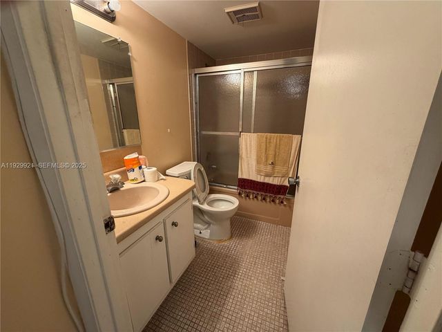 7664 NW 18th St 306, Margate, FL 33063