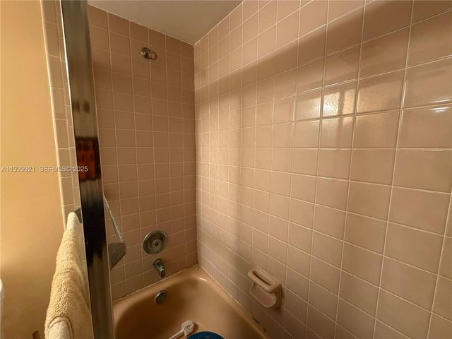 7664 NW 18th St 306, Margate, FL 33063