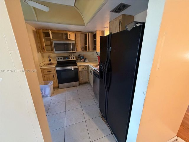 7664 NW 18th St 306, Margate, FL 33063