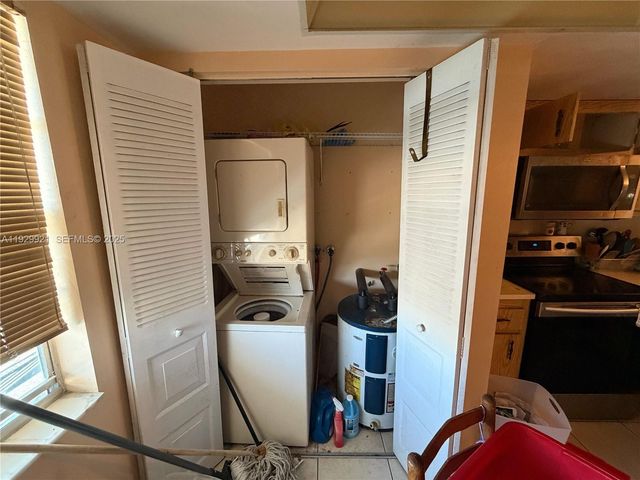 7664 NW 18th St 306, Margate, FL 33063