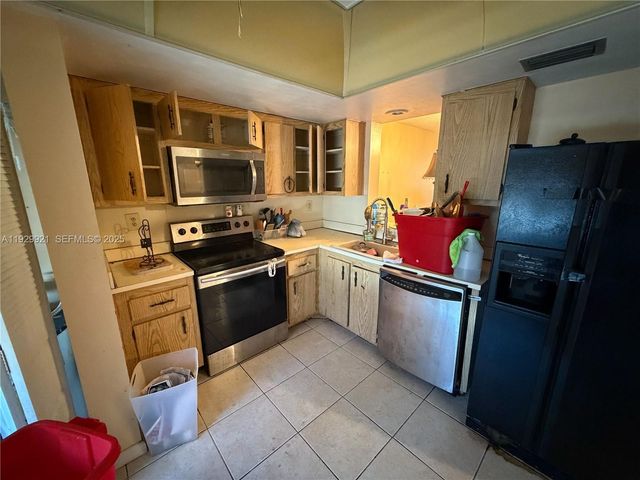 7664 NW 18th St 306, Margate, FL 33063