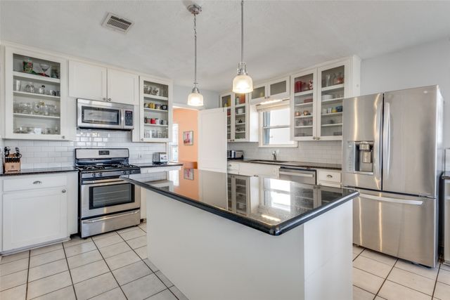 1122 Cordova Street, Dallas, TX 75223