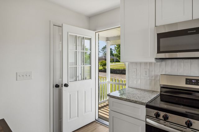6009 Hays Dr, Columbia, TN 38401