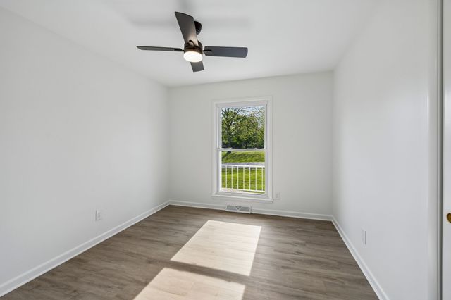 6009 Hays Dr, Columbia, TN 38401
