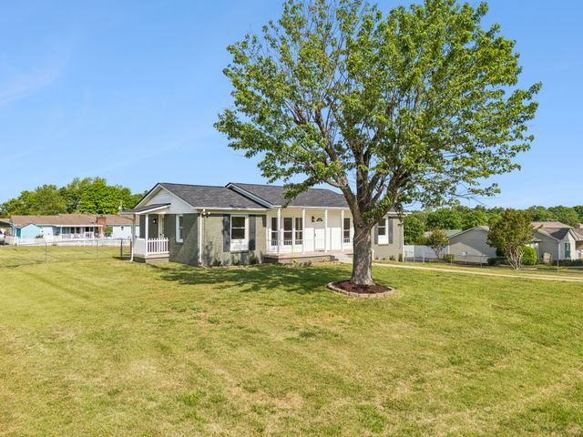 6009 Hays Dr, Columbia, TN 38401