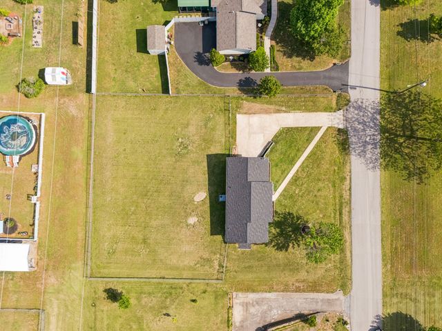 6009 Hays Dr, Columbia, TN 38401