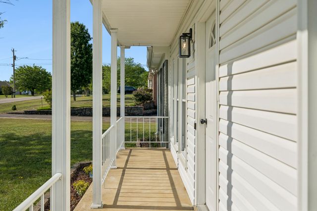 6009 Hays Dr, Columbia, TN 38401